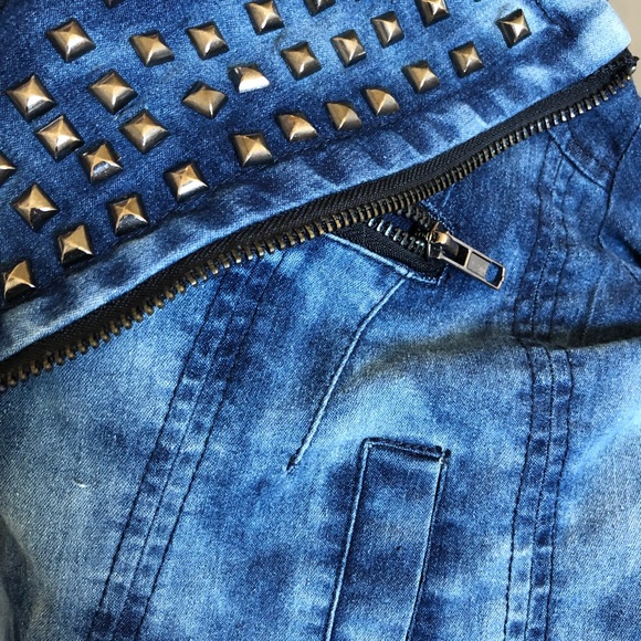Acid wash cropped studded jacket - Picture 4 of 4